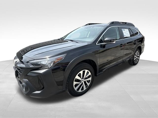 Used 2025 Subaru Outback Premium AWD/4WD image 3