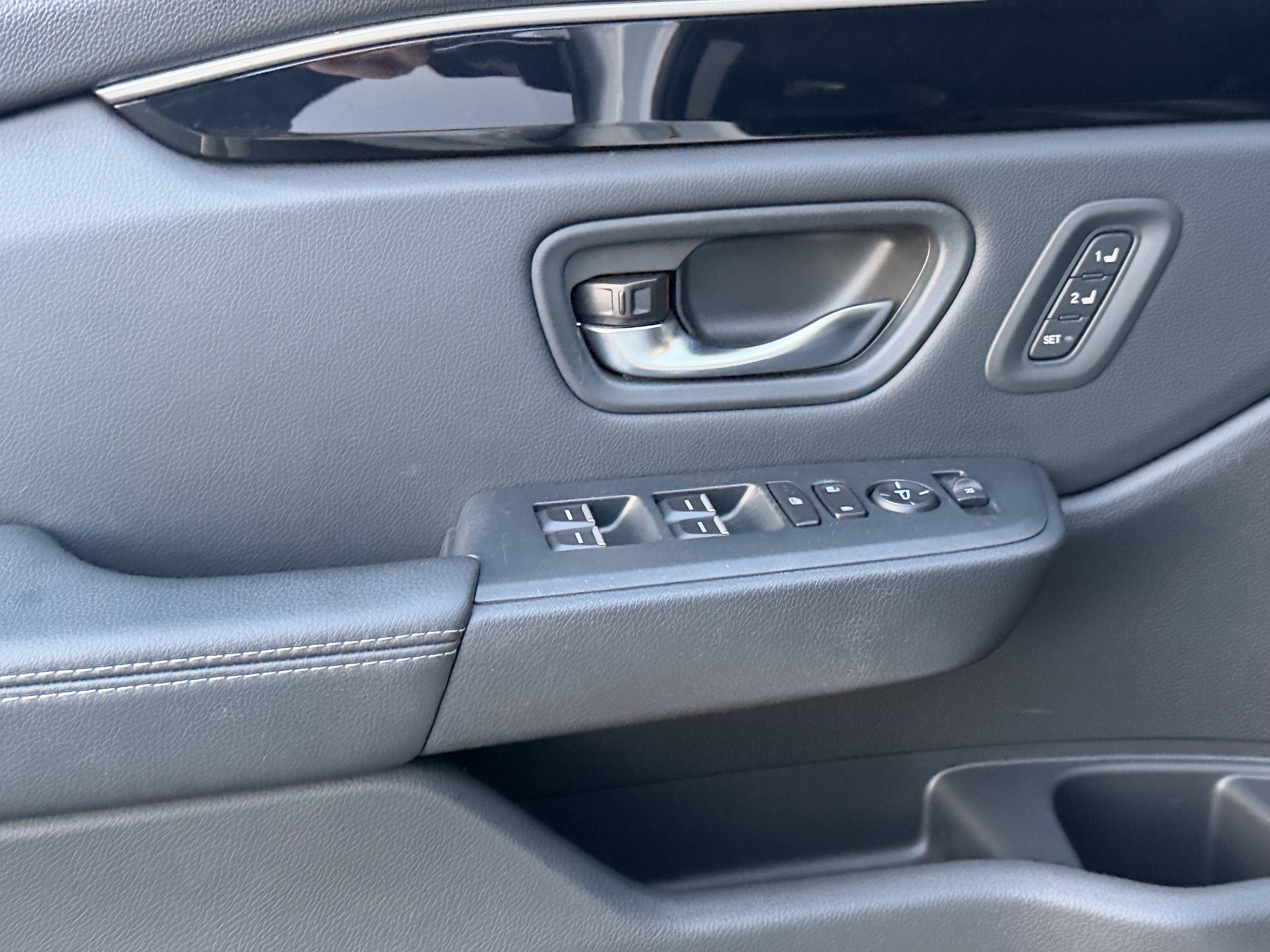 Certified 2023 Honda Pilot Touring image 11
