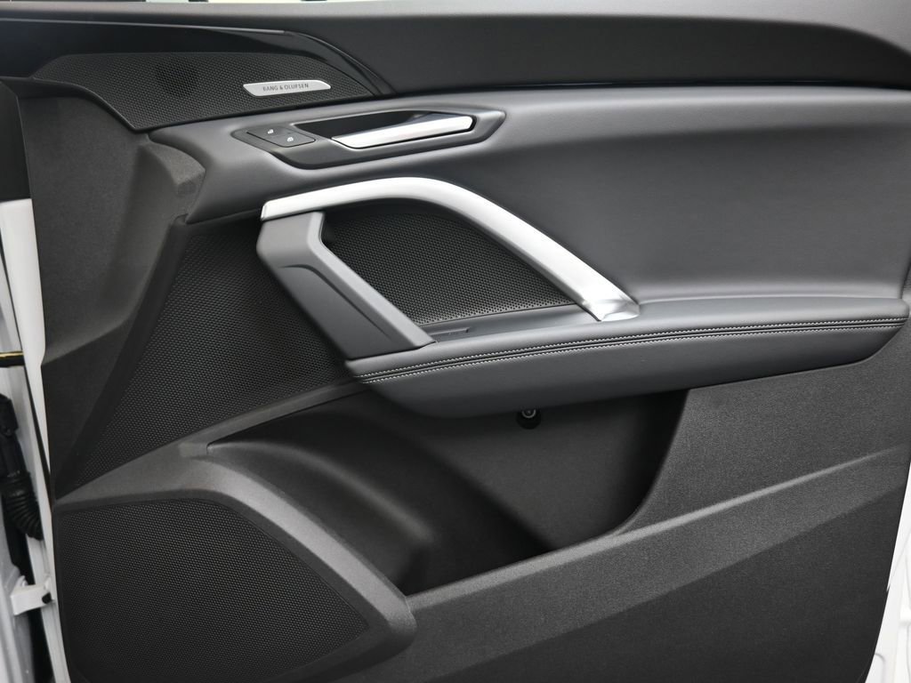 Certified 2025 Audi Q5 Premium Plus w/ Premium Plus image 11