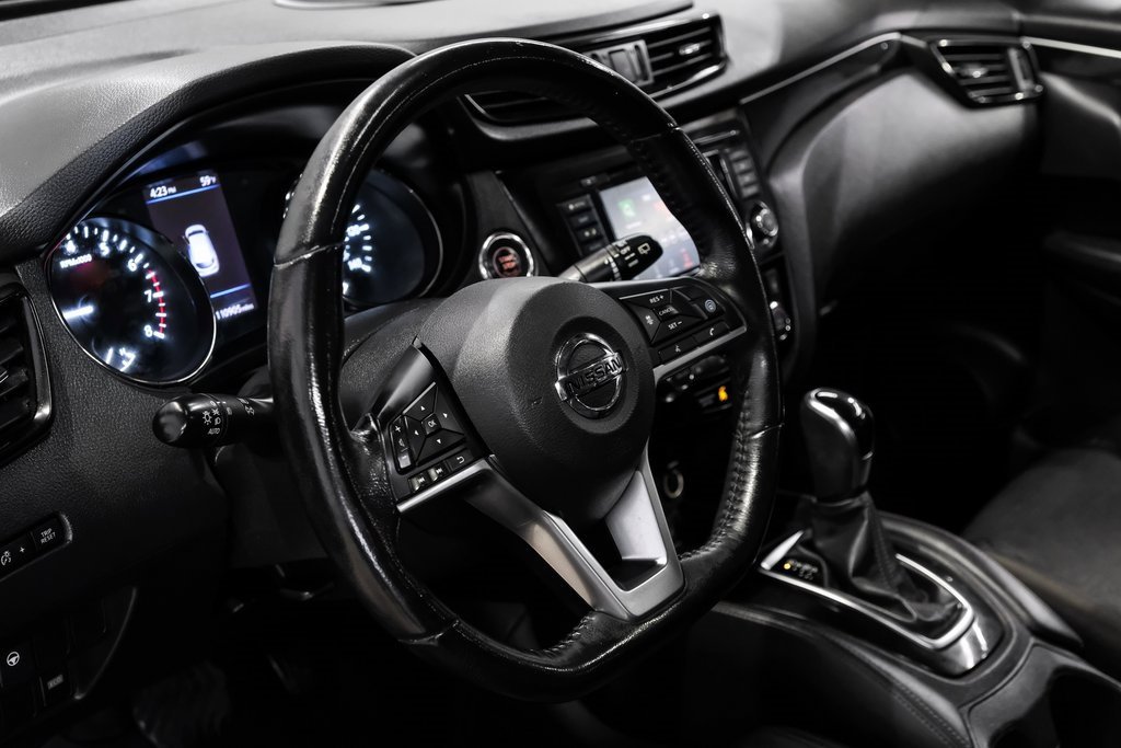 Used 2019 Nissan Rogue Sport SL w/ Premium Package image 18