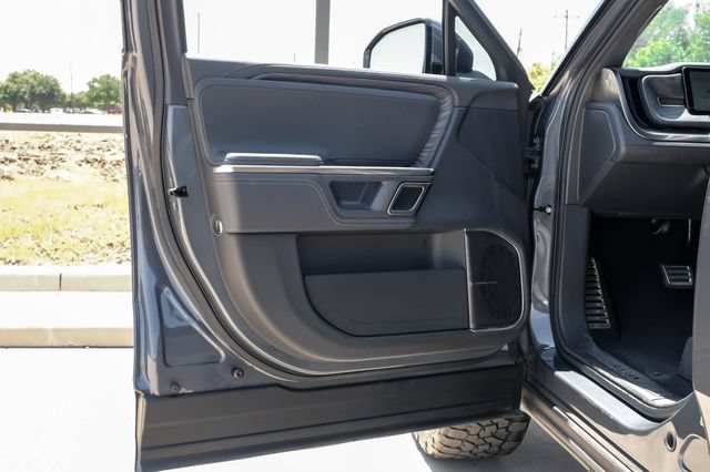 Used 2023 Rivian R1S Adventure AWD/4WD image 49