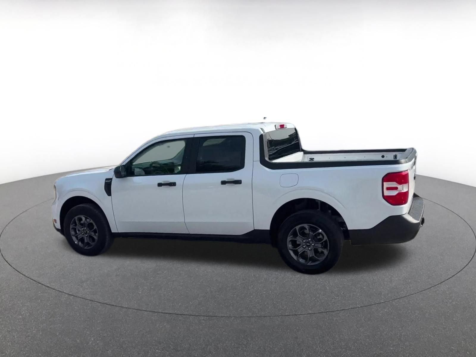Used 2026 Ford Maverick XLT w/ Equipment Group 301A AWD/4WD image 9
