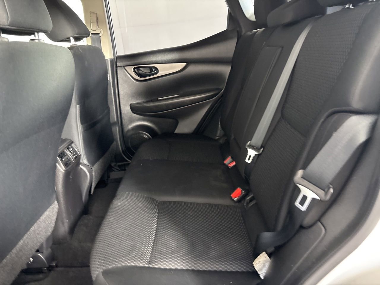 Used 2022 Nissan Rogue Sport S image 21