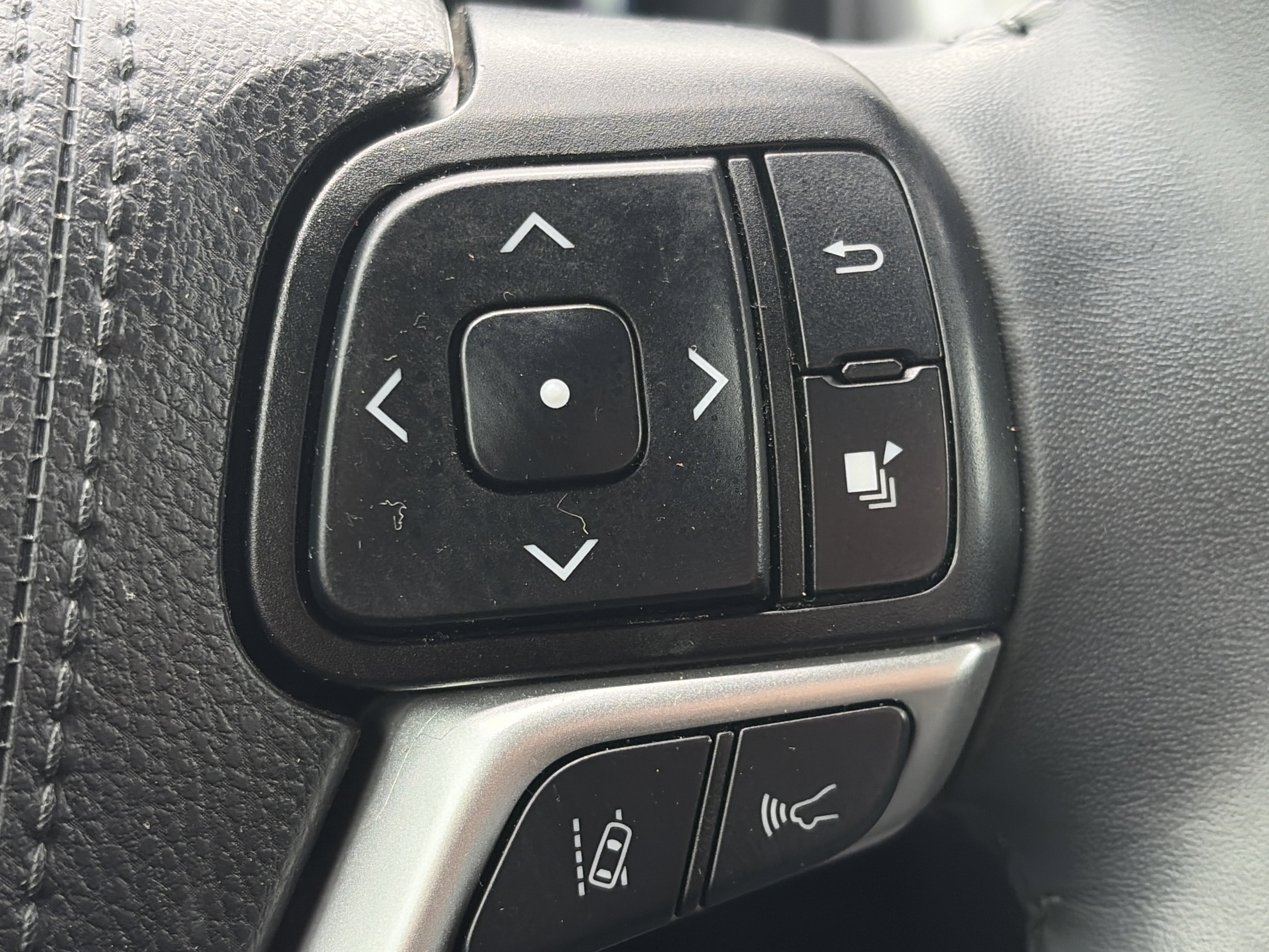 Used 2019 Toyota Highlander Limited AWD/4WD image 18
