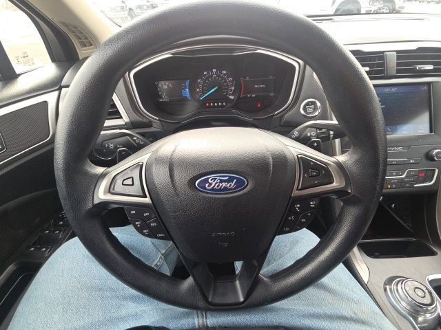Used 2019 Ford Fusion SE image 33