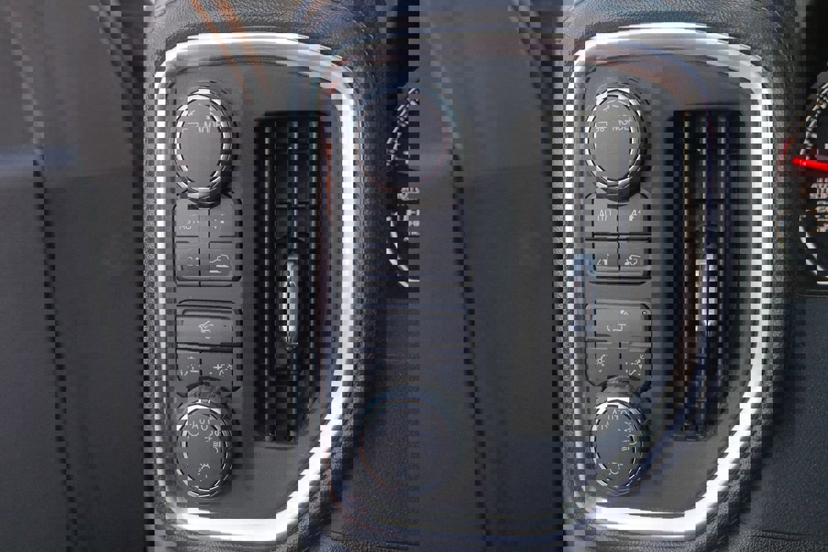 Used 2021 Chevrolet Silverado 1500 LT image 11