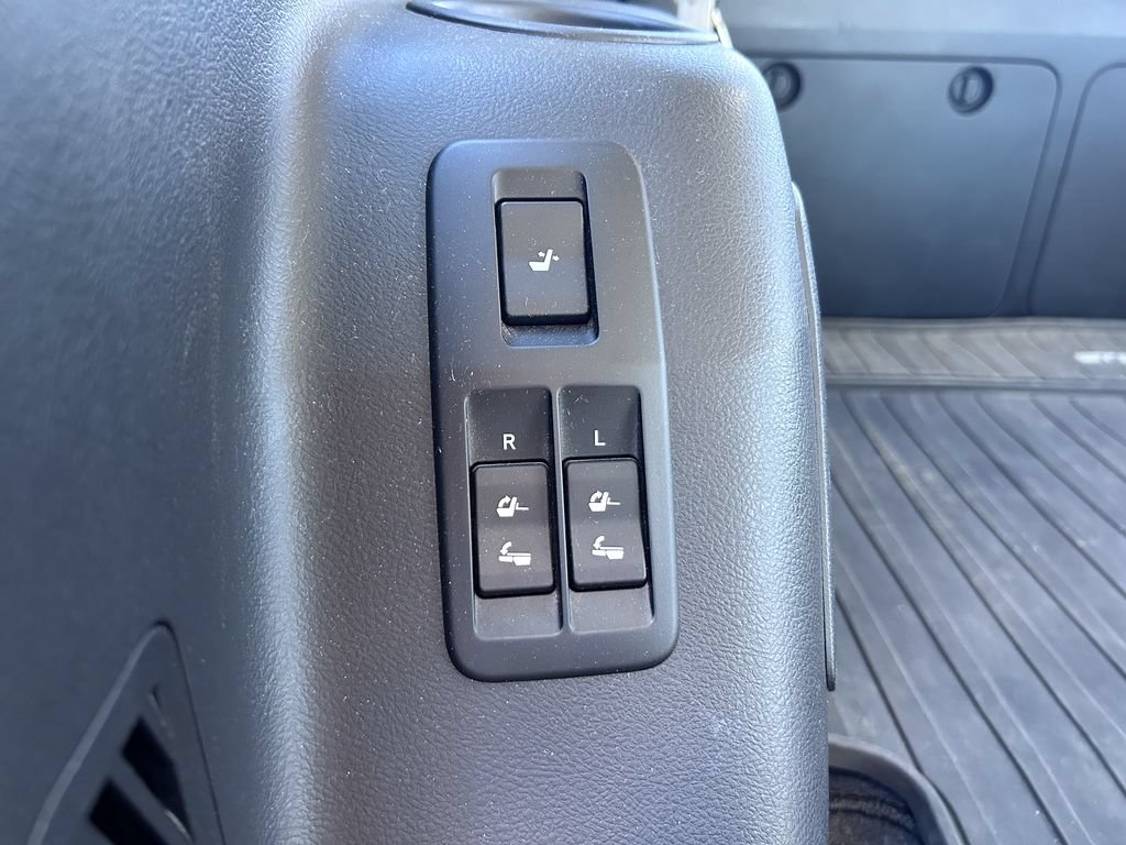 Used 2021 Lexus GX 460 Luxury w/ Sport Design Package AWD/4WD image 21