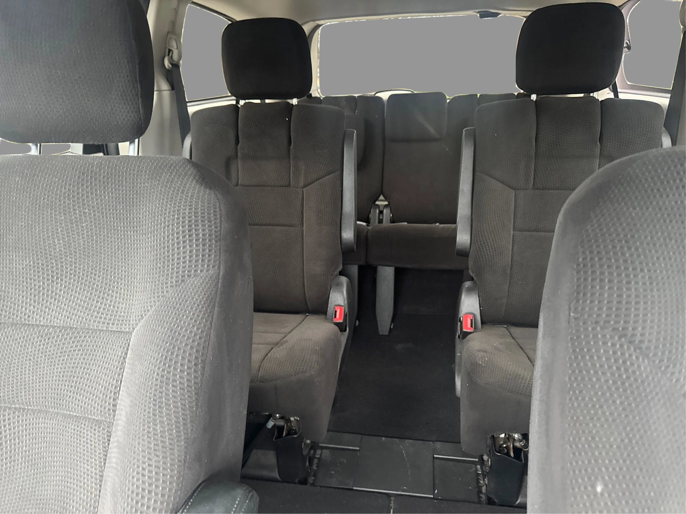 Used 2012 Dodge Grand Caravan SXT w/ UConnect Hands-Free Group image 17