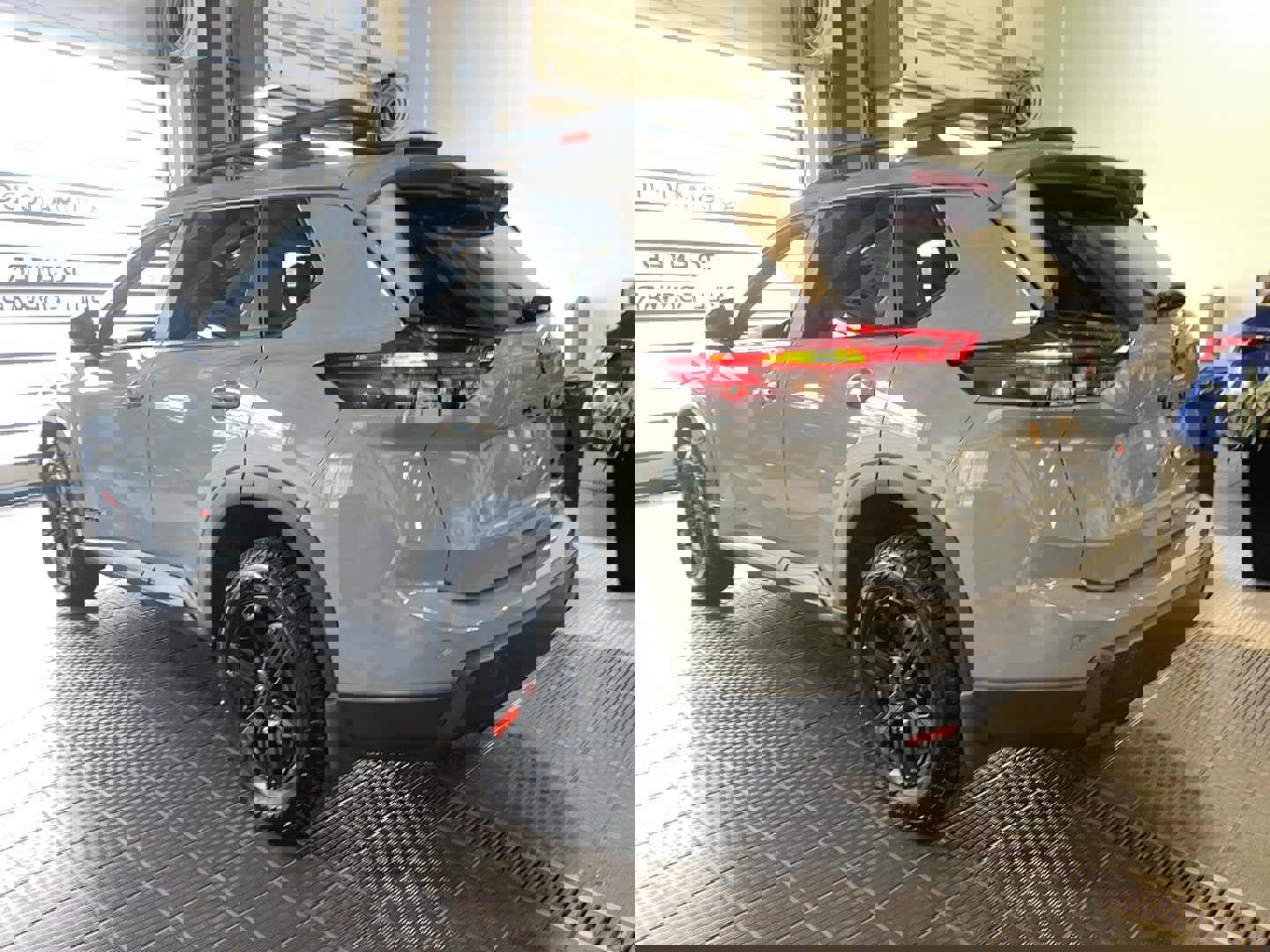 Used 2025 Nissan Rogue SV image 15