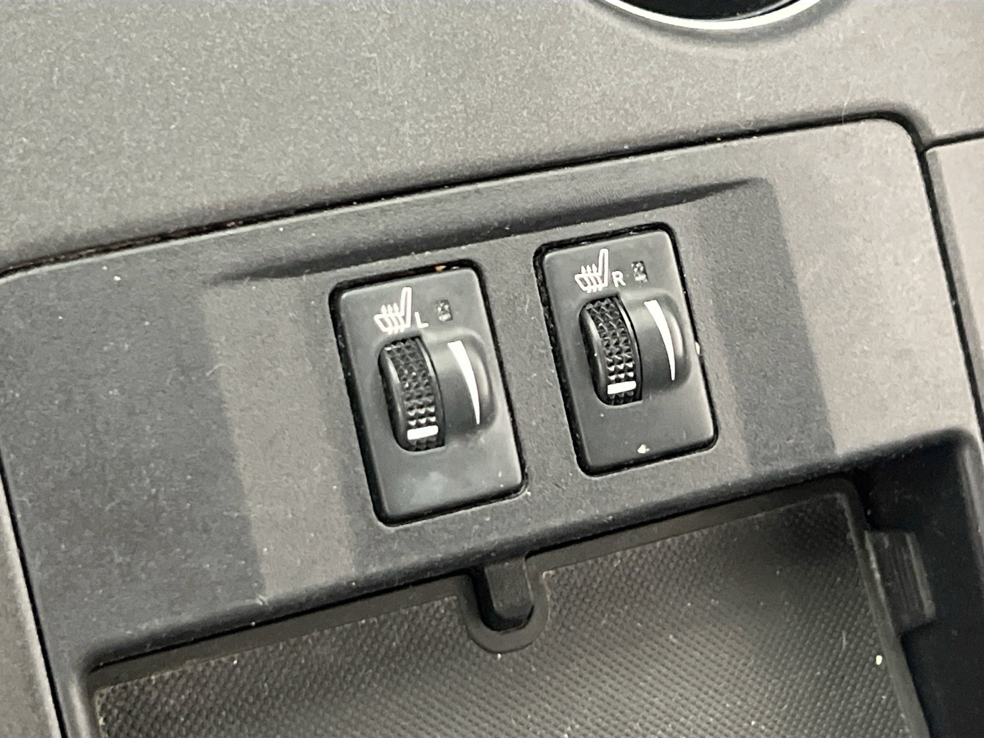 Used 2016 Toyota Camry XLE FWD image 19