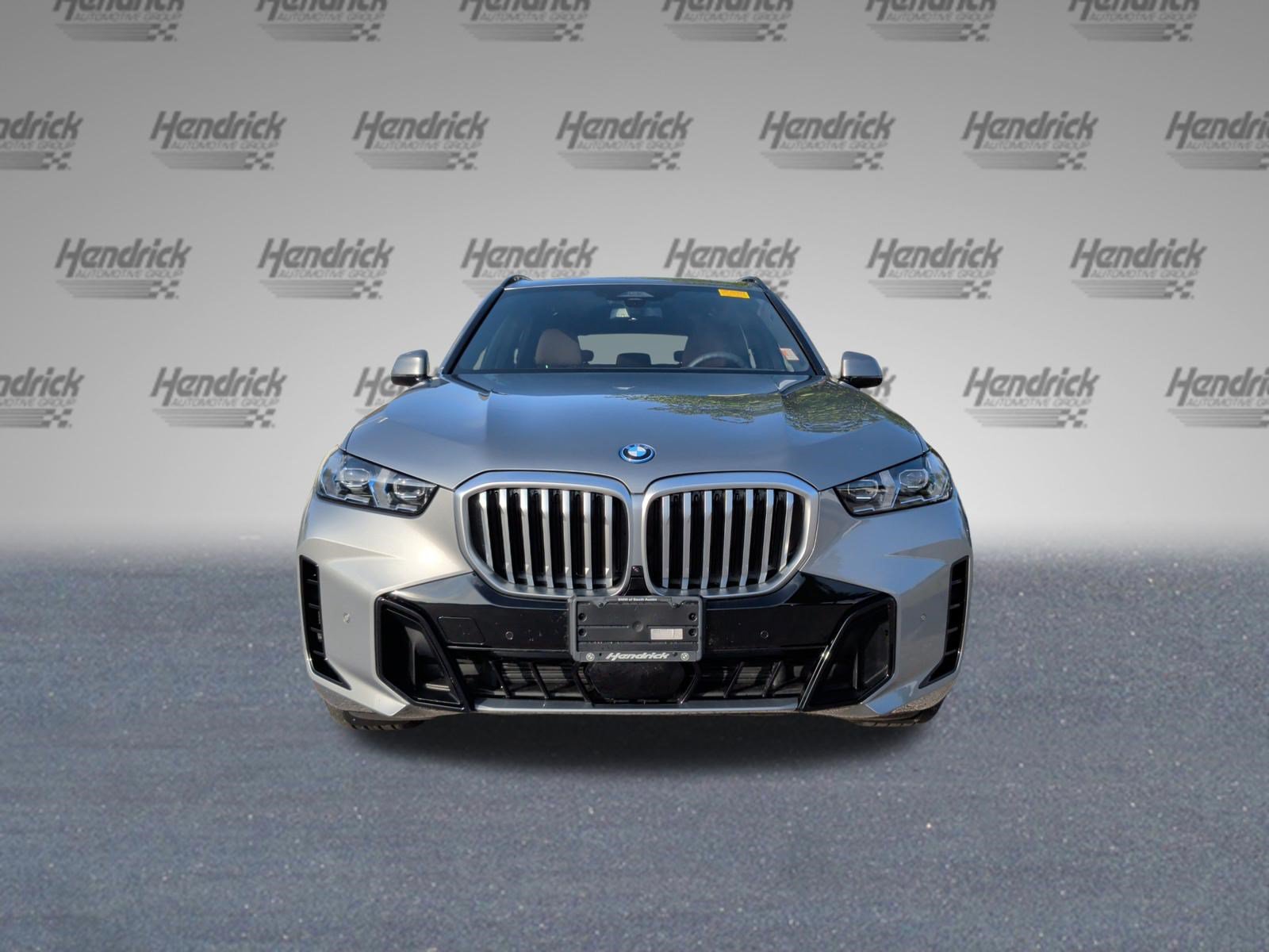 Used 2025 BMW X5 xDrive50e w/ M Sport Package AWD/4WD image 5