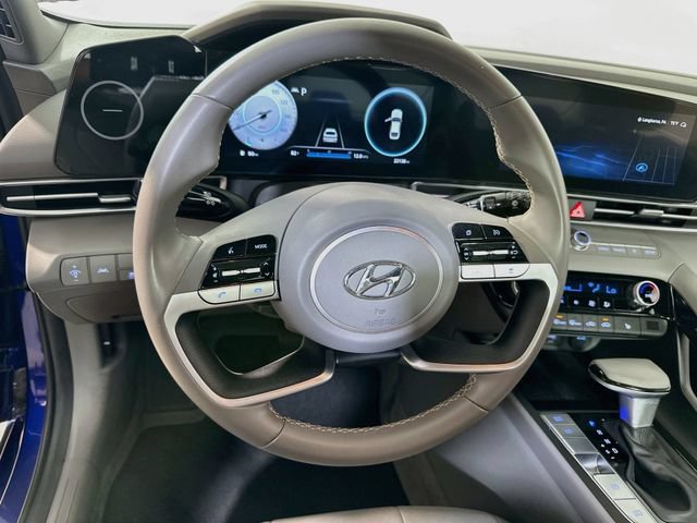 Used 2023 Hyundai Elantra SEL w/ Convenience Package FWD image 17
