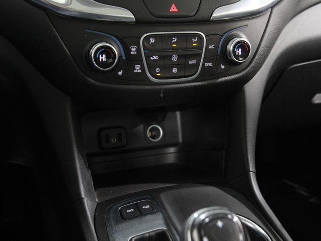 Used 2018 Chevrolet Equinox LT w/ Sun & Infotainment Package image 14