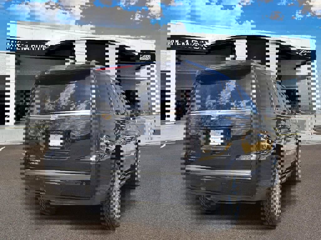 Used 2017 Cadillac Escalade Platinum image 4