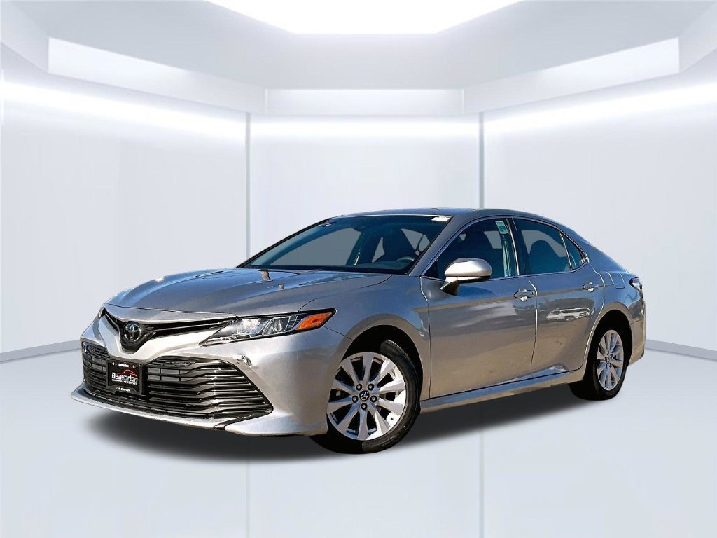 Used 2018 Toyota Camry LE FWD image 2