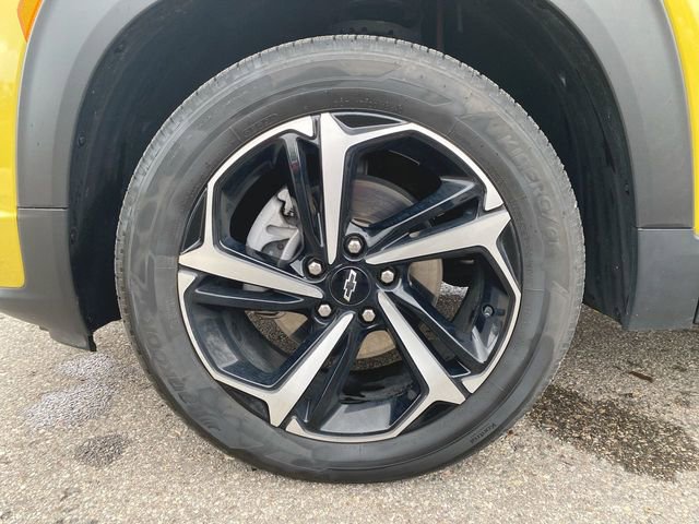 Used 2023 Chevrolet TrailBlazer RS w/ Sun and Liftgate Package AWD/4WD image 32