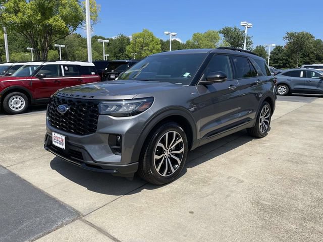 Used 2025 Ford Explorer ST-Line RWD image 3