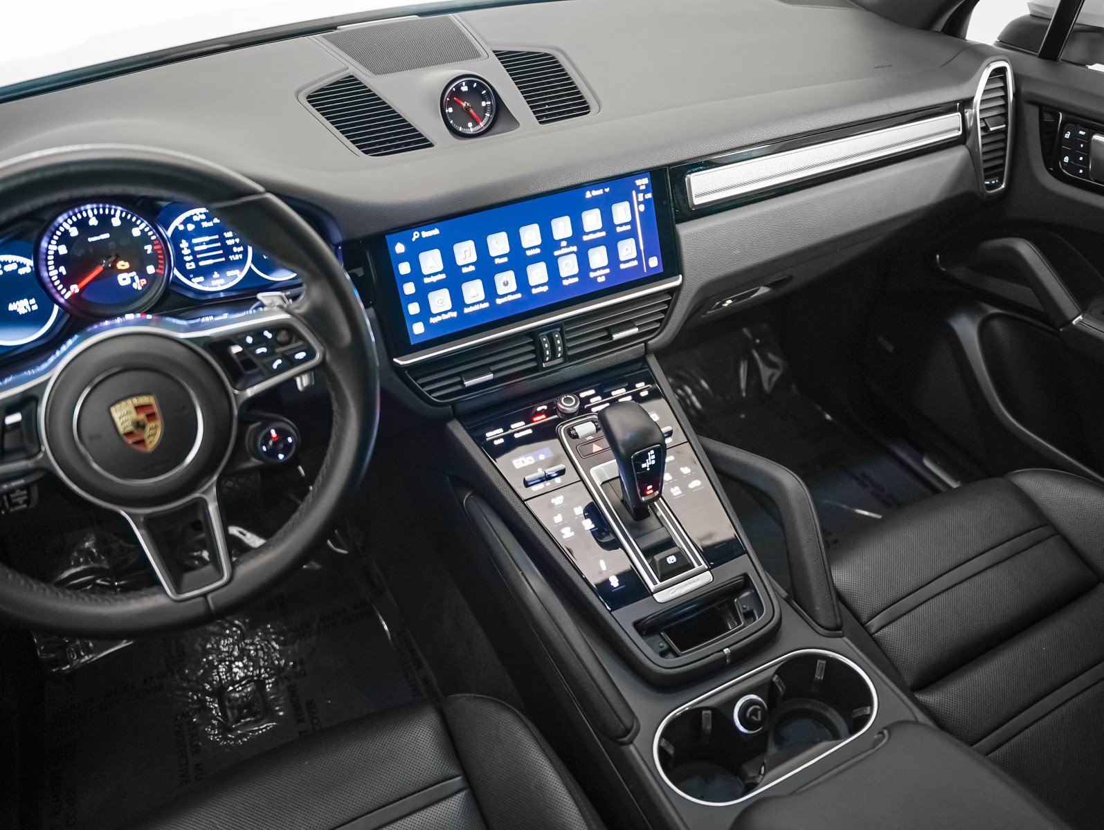 Certified 2022 Porsche Cayenne Platinum Edition w/ Premium Package Plus image 19