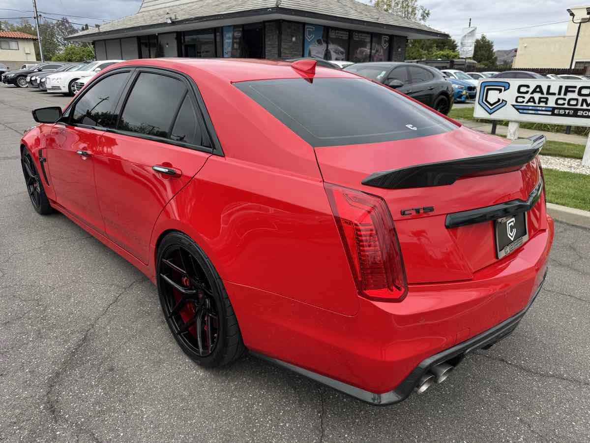 Used 2019 Cadillac CTS V w/ Carbon Fiber Package RWD image 3