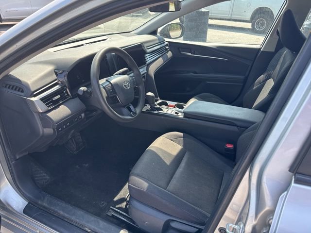 Used 2025 Toyota Camry LE FWD image 5