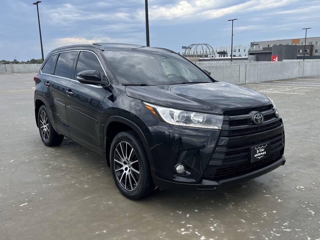 Used 2018 Toyota Highlander SE w/ Protection Package #3 AWD/4WD image 3