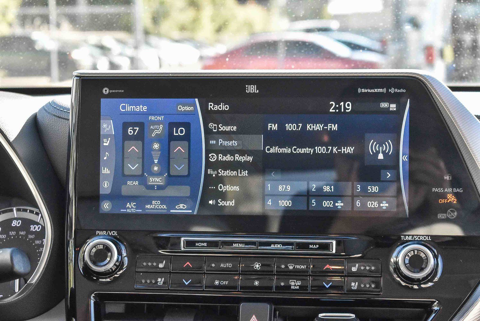 Used 2022 Toyota Highlander Platinum image 12