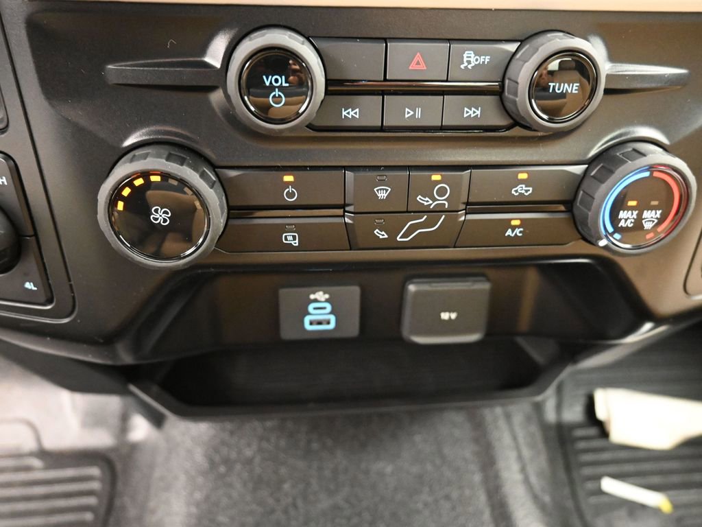 New 2025 Ford F350 XLT image 31