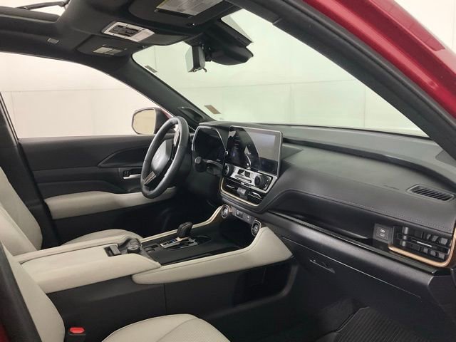 Used 2025 Toyota Grand Highlander AWD Hybrid image 29