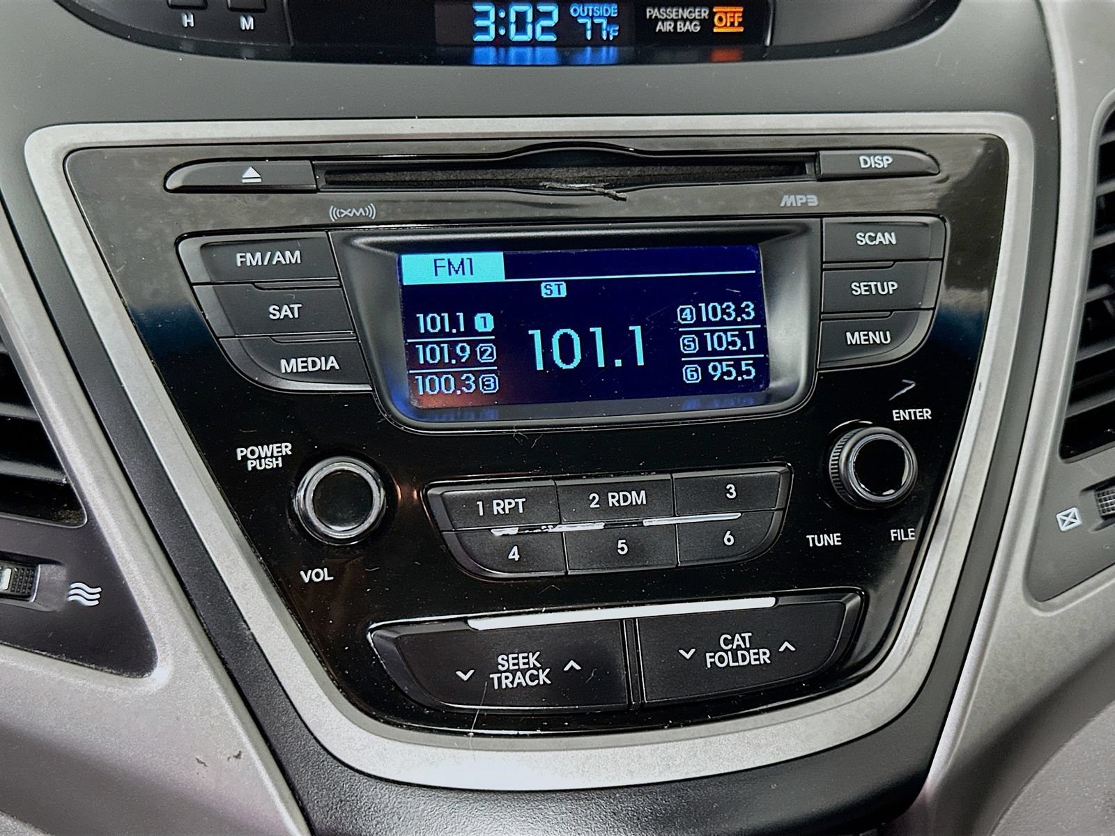 Used 2016 Hyundai Elantra SE FWD image 14