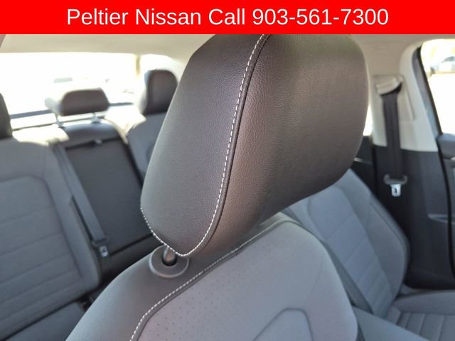 Used 2025 Volkswagen Jetta SE image 12