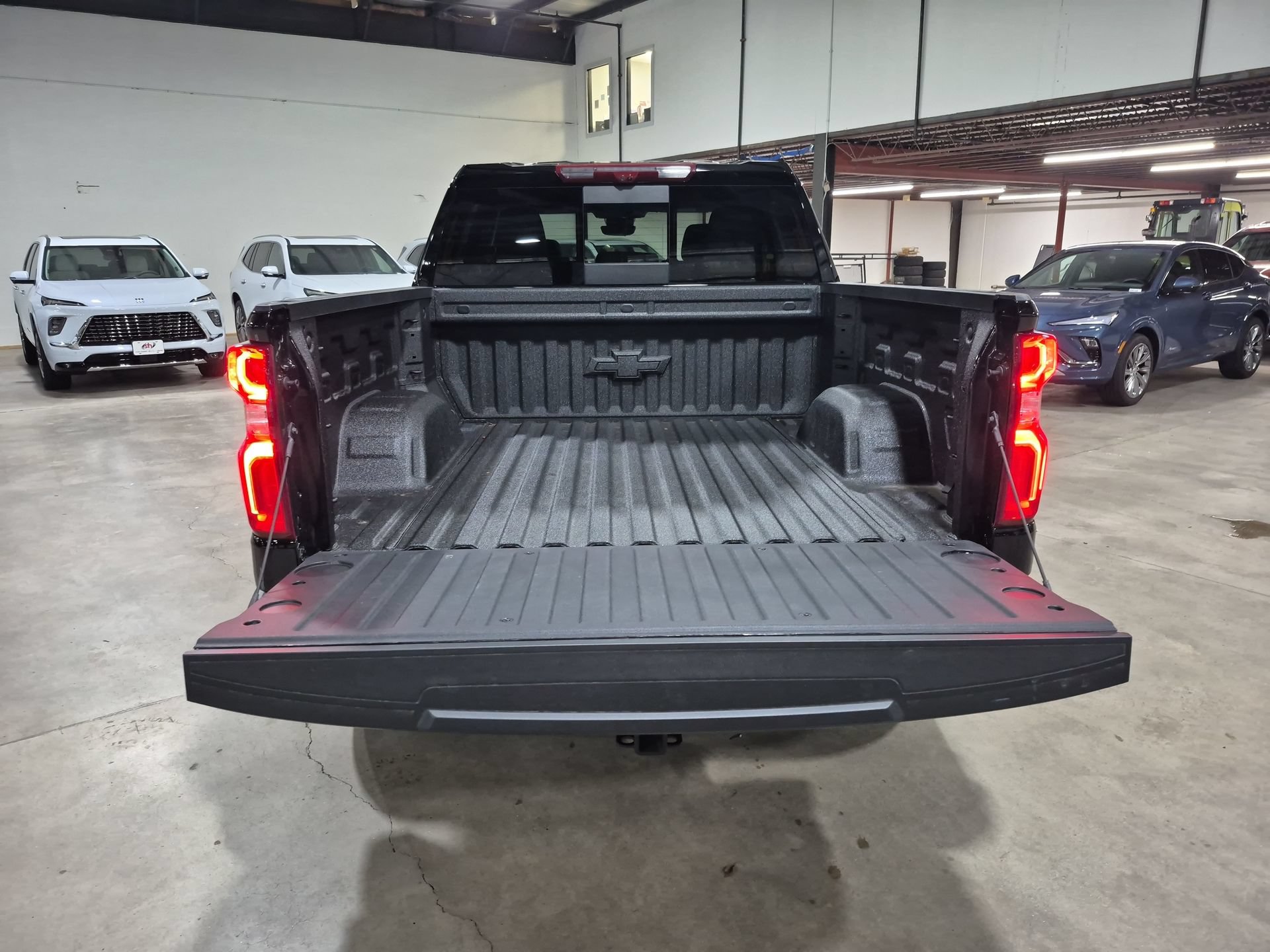 Certified 2026 Chevrolet Silverado 1500 LTZ w/ LTZ Premium Package AWD/4WD image 28