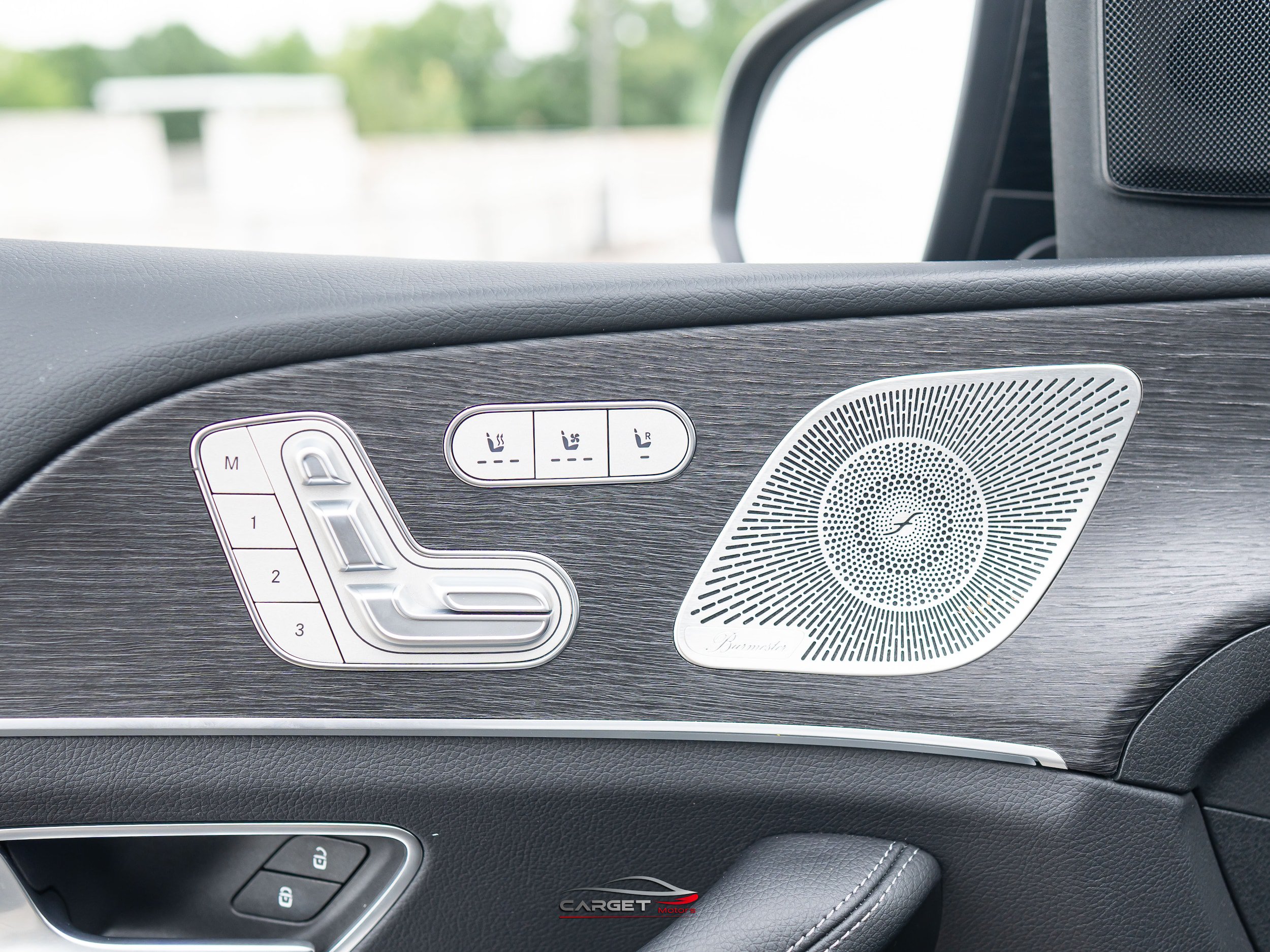 Used 2026 Mercedes-Benz GLE 350 4MATIC w/ AMG Line Exterior image 42