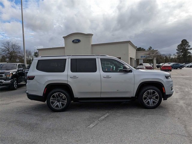 New 2024 Jeep Wagoneer Base w/ Premium Group I image 2