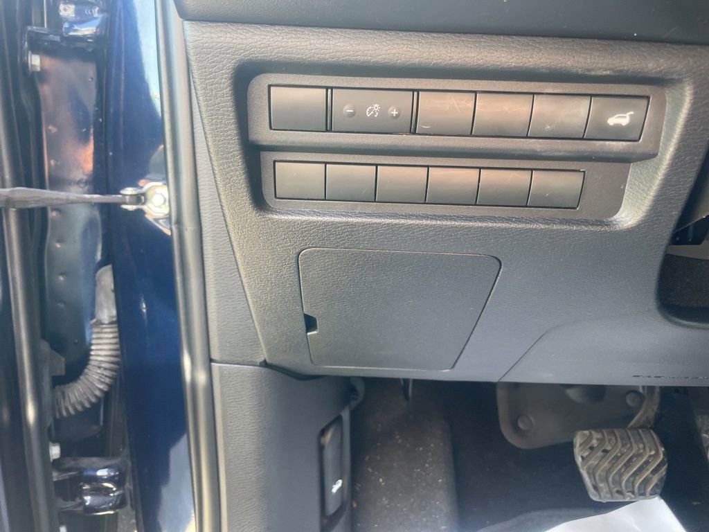 Used 2023 Mitsubishi Outlander SE image 23