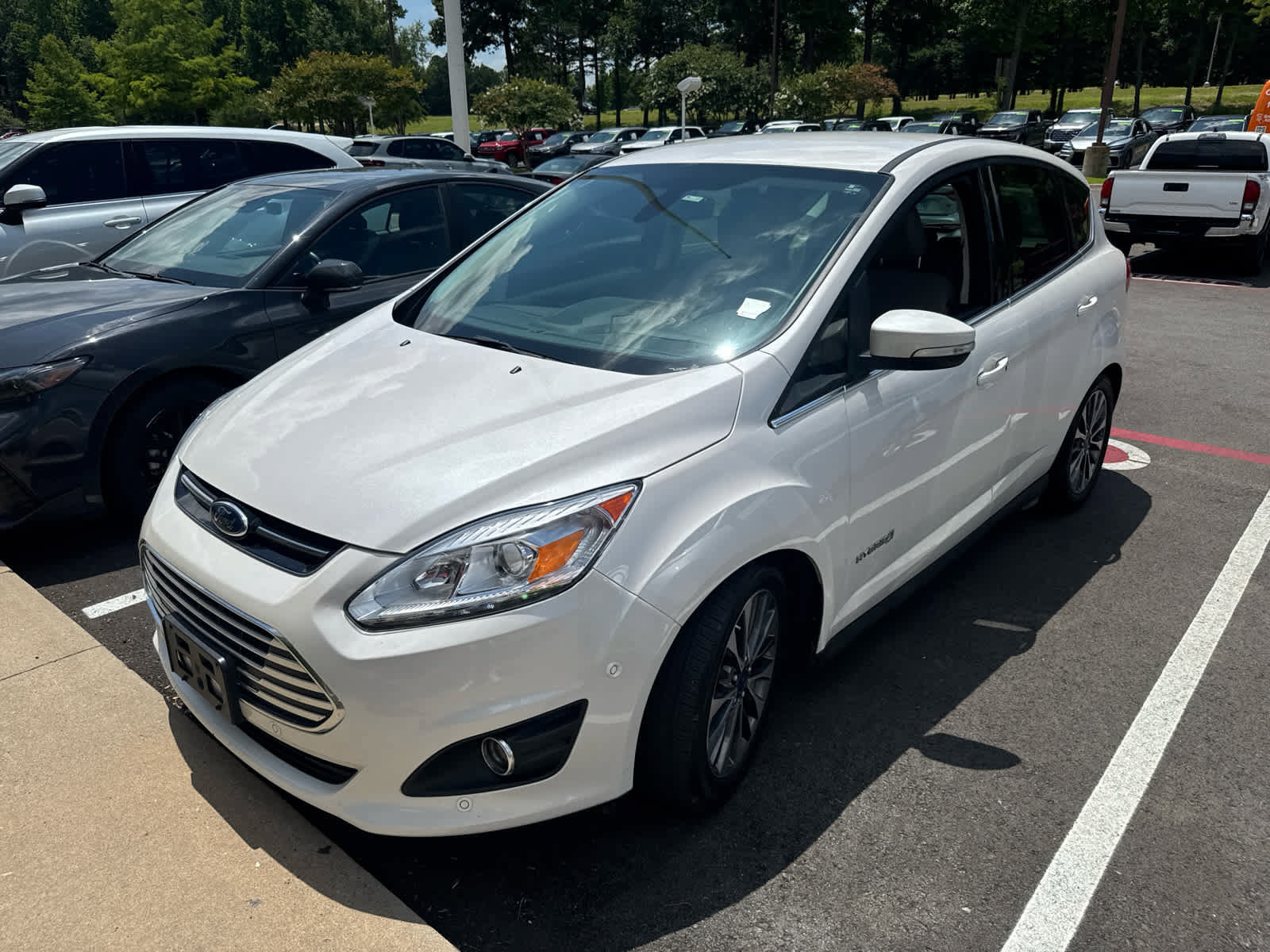 Used 2018 Ford C-MAX Titanium w/ Equipment Group 301A FWD image 2