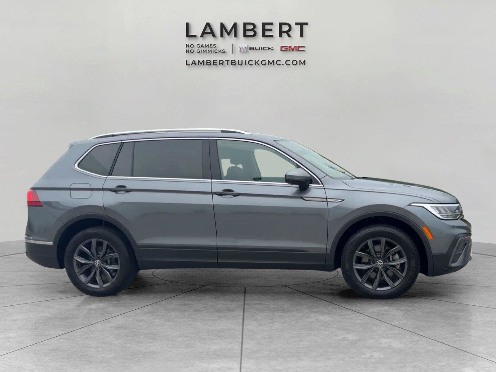 Used 2023 Volkswagen Tiguan SE AWD/4WD image 6