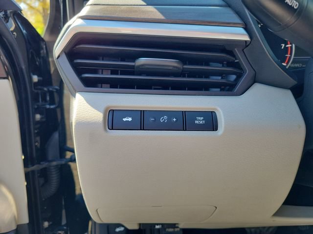 Used 2025 Nissan Altima 2.5 SV FWD image 12