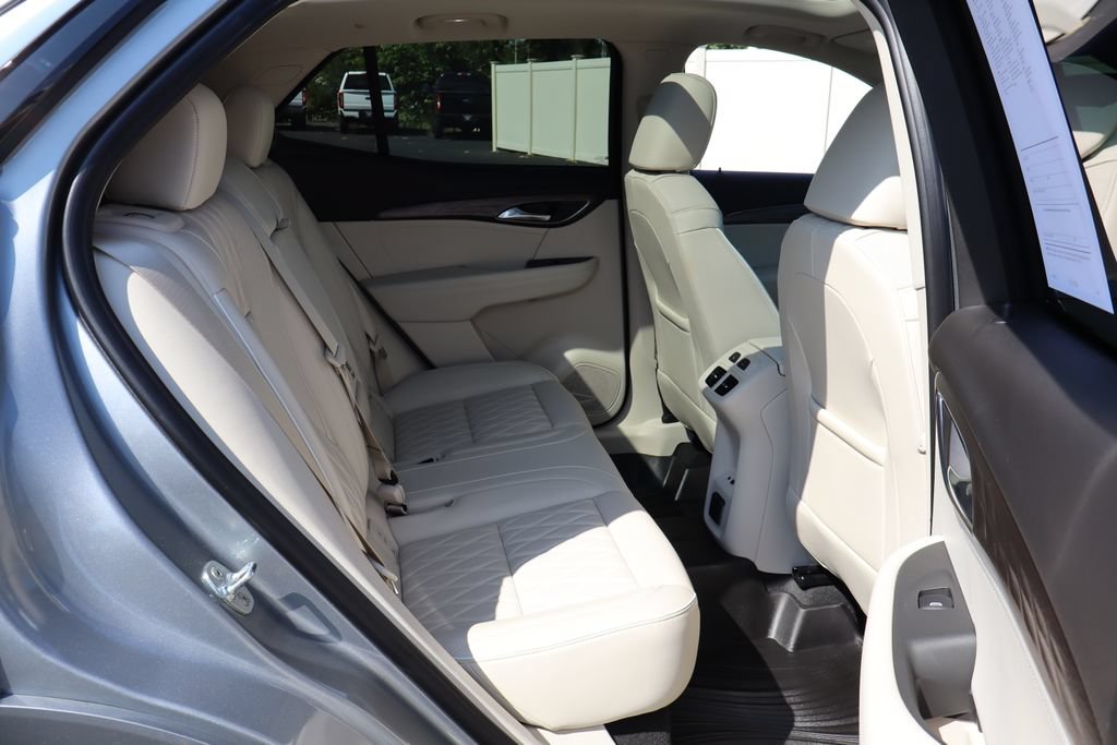 Used 2023 Buick Envision Avenir AWD/4WD image 31