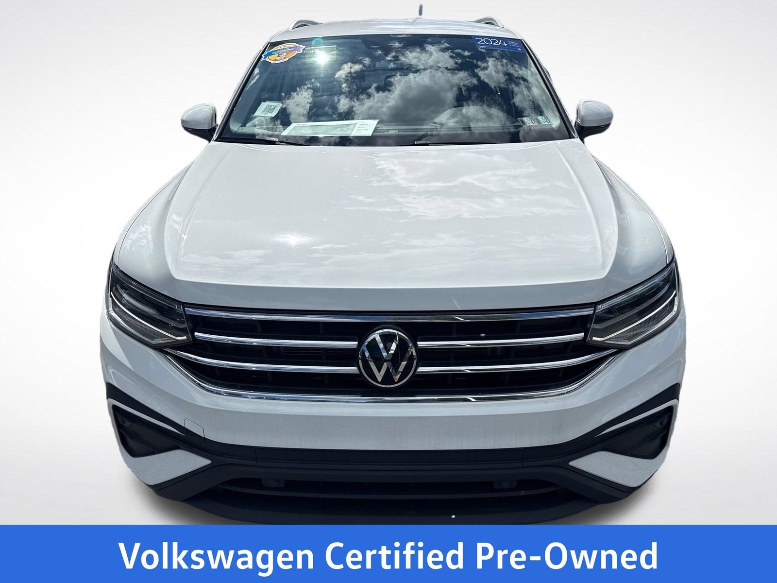 Certified 2024 Volkswagen Tiguan SE AWD/4WD image 9