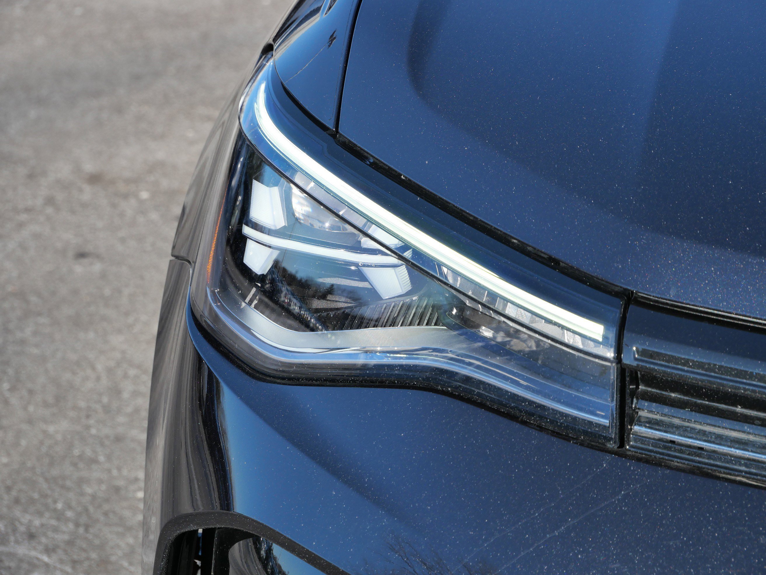 Certified 2025 Volkswagen Taos SE image 16