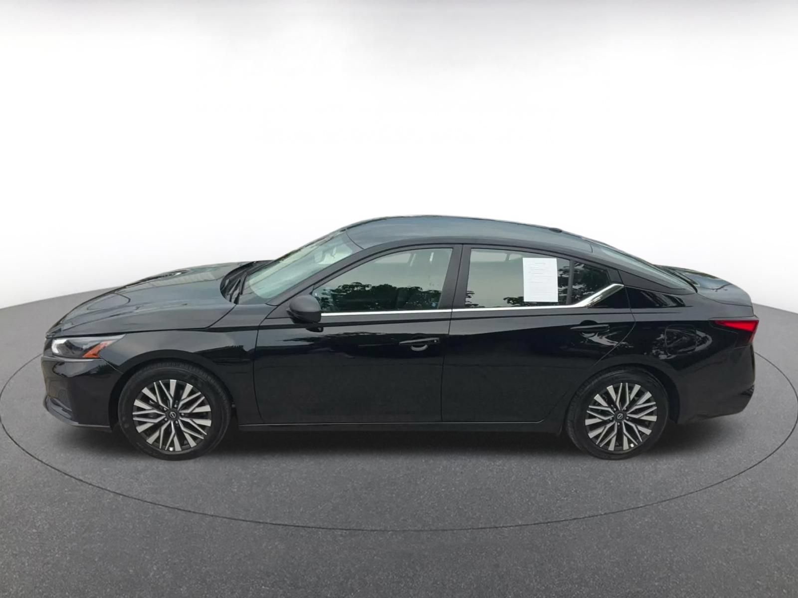 Used 2026 Nissan Altima 2.5 SV FWD image 9