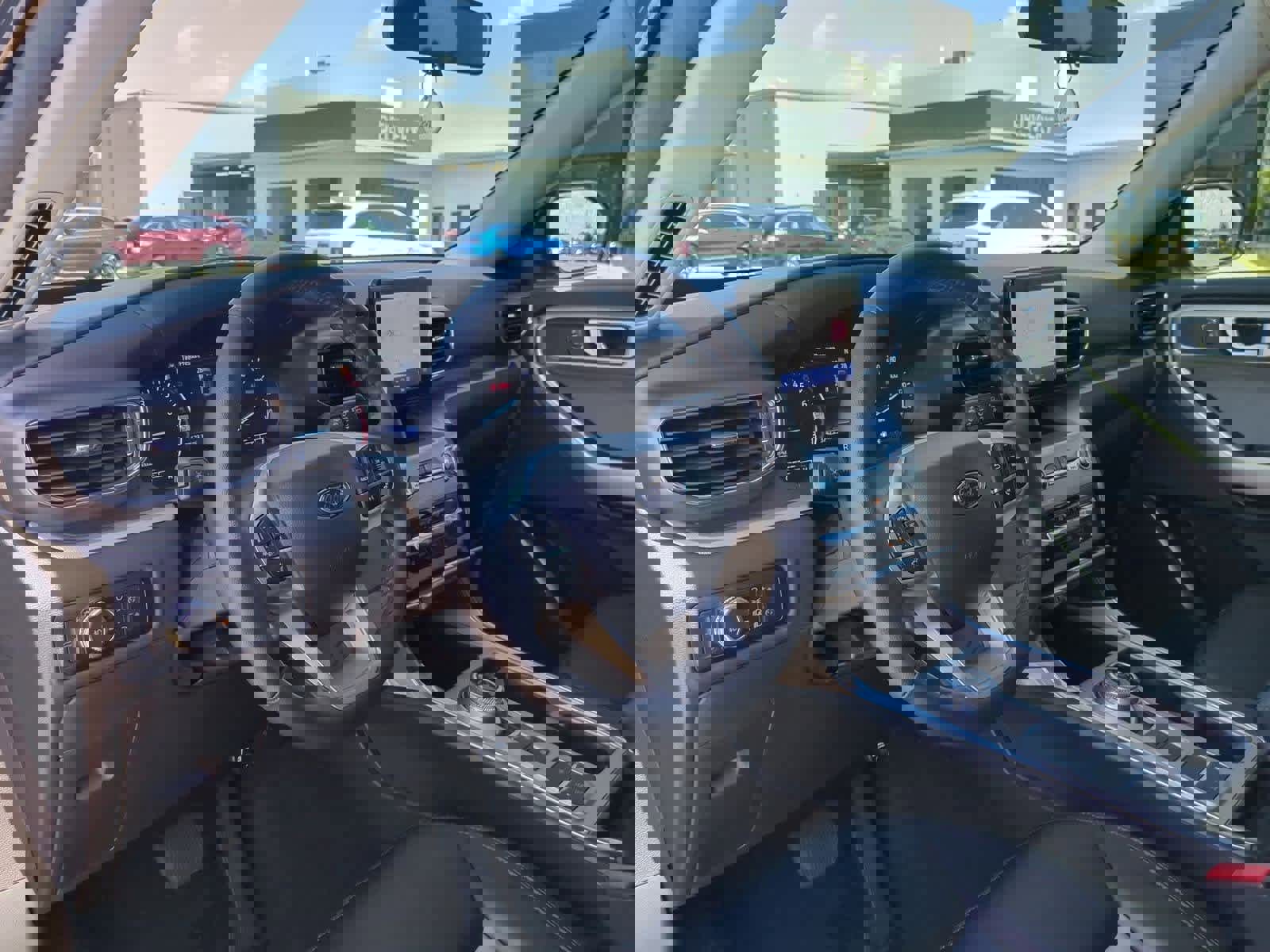 Used 2022 Ford Explorer XLT w/ Equipment Group 202A video 2