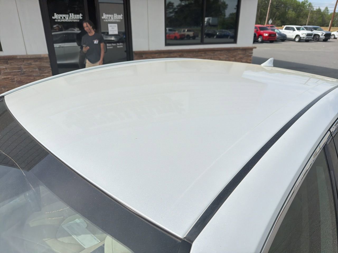 Used 2020 Toyota Camry XLE image 12