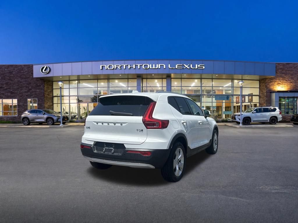 Used 2019 Volvo XC40 T5 Momentum AWD/4WD image 23