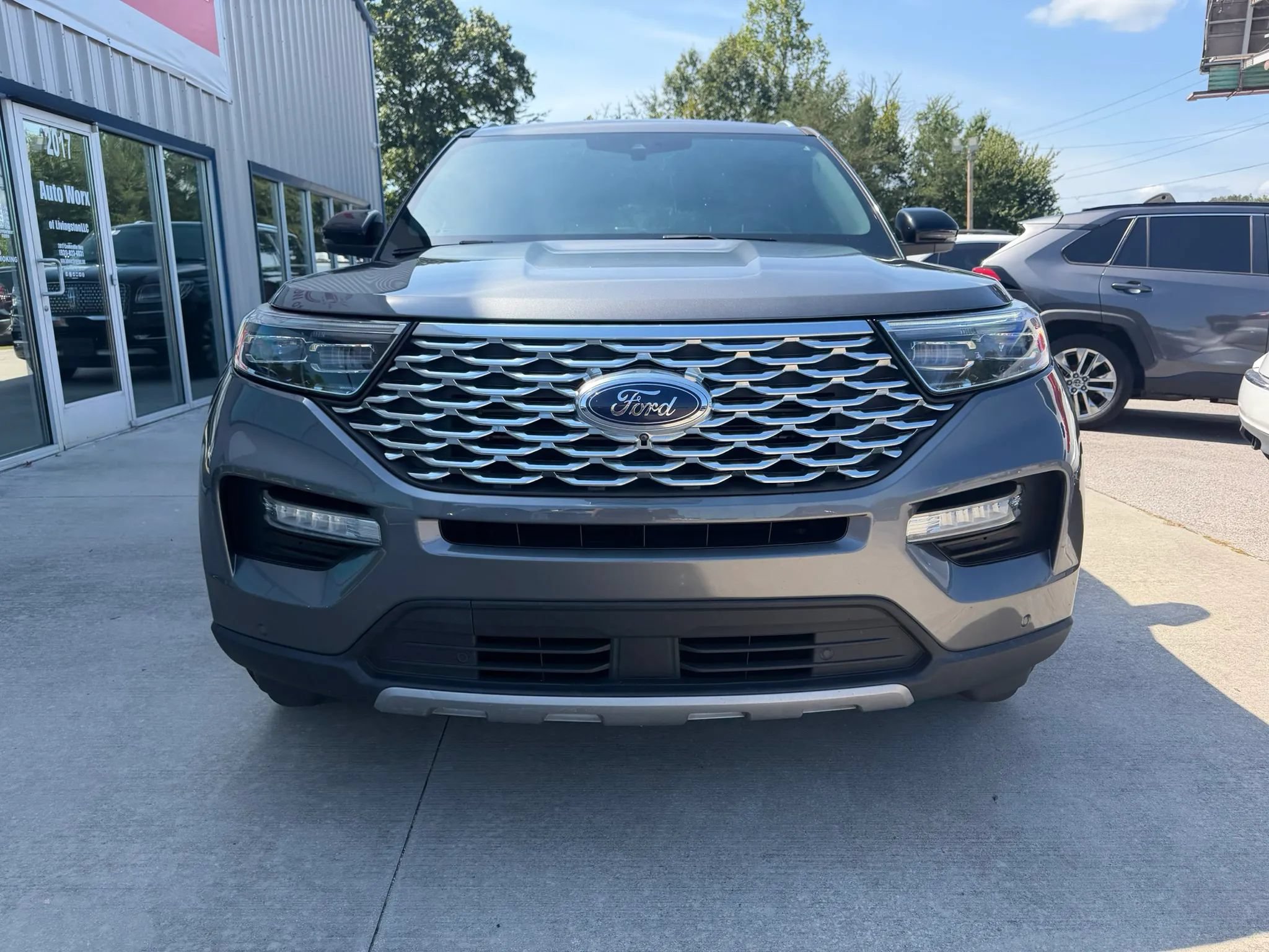 Used 2021 Ford Explorer Platinum w/ Equipment Group 601A AWD/4WD image 4