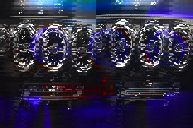 Used 2023 Mercedes-Benz CLA 250 4MATIC image 30