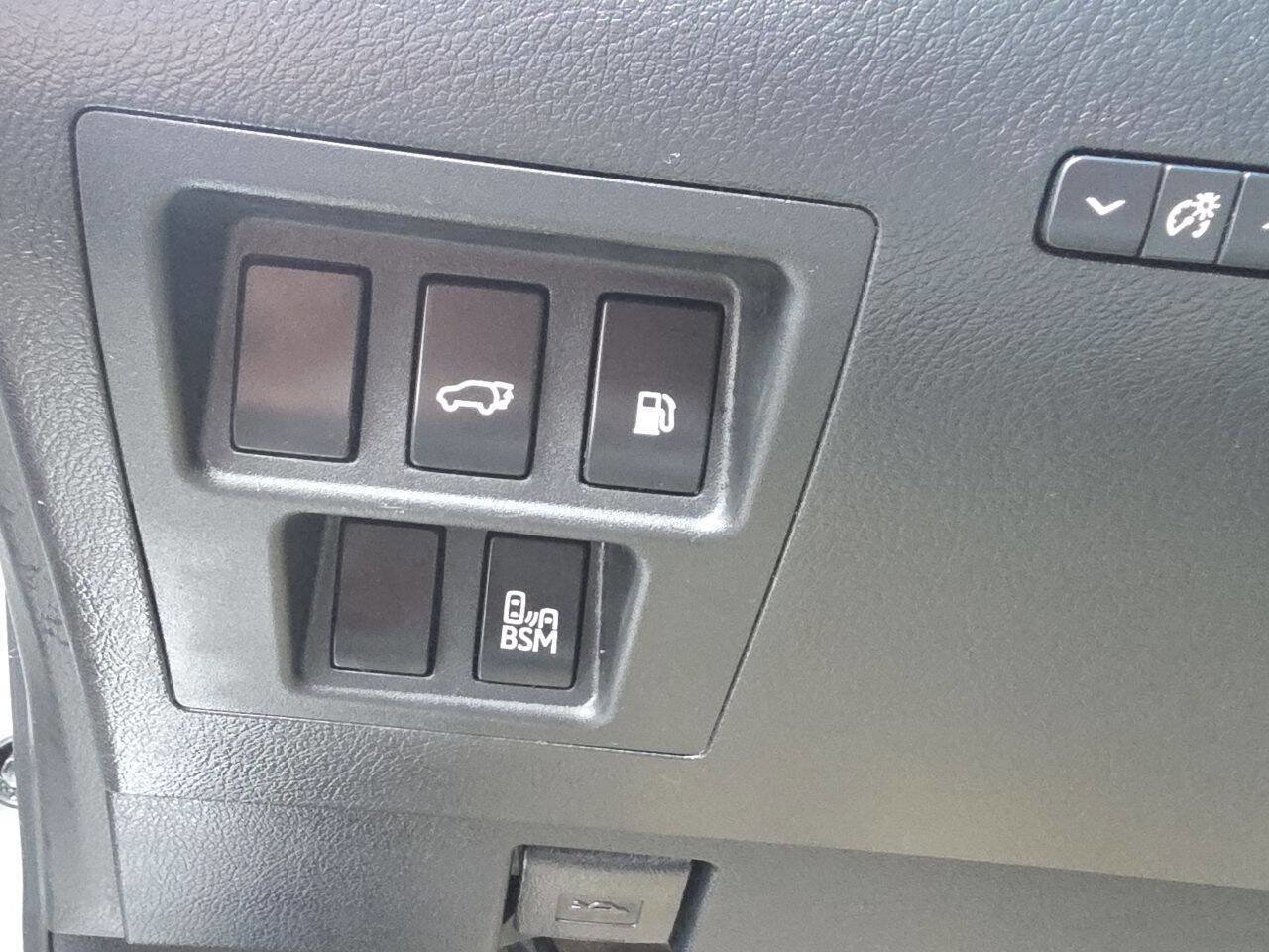 Used 2013 Lexus RX 450h Base AWD 4dr SUV w/ Navigation Pkg image 23