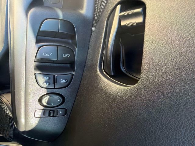 Used 2020 Nissan Kicks S image 19