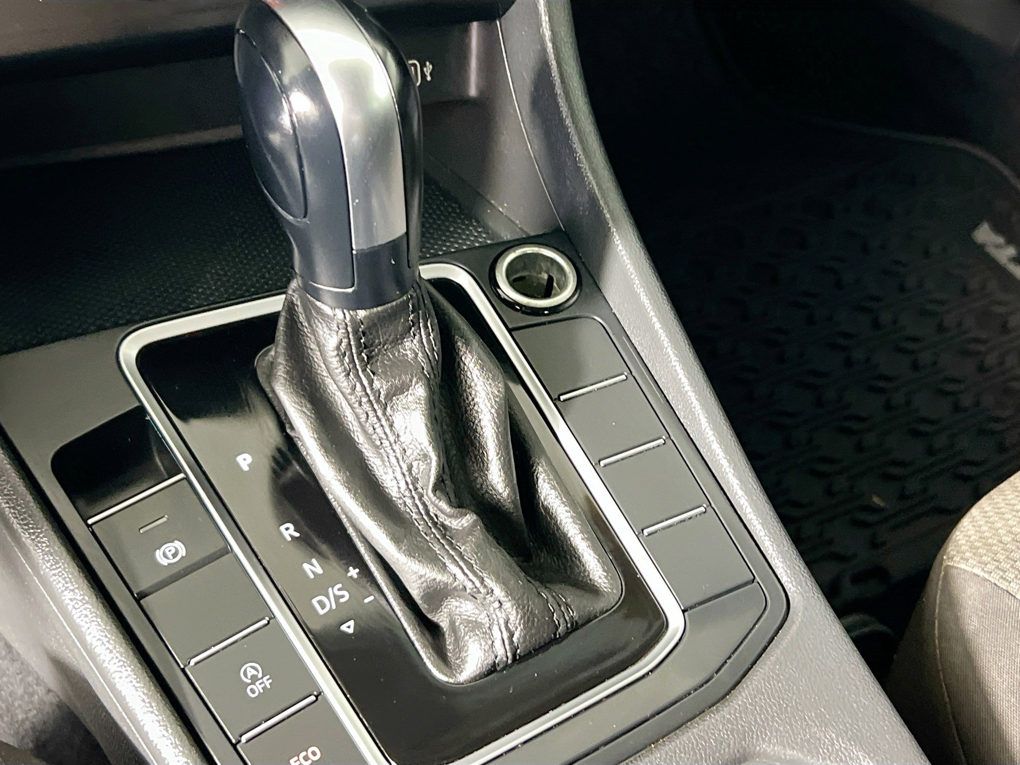 Used 2019 Volkswagen Jetta S w/ Driver Assistance Package image 24