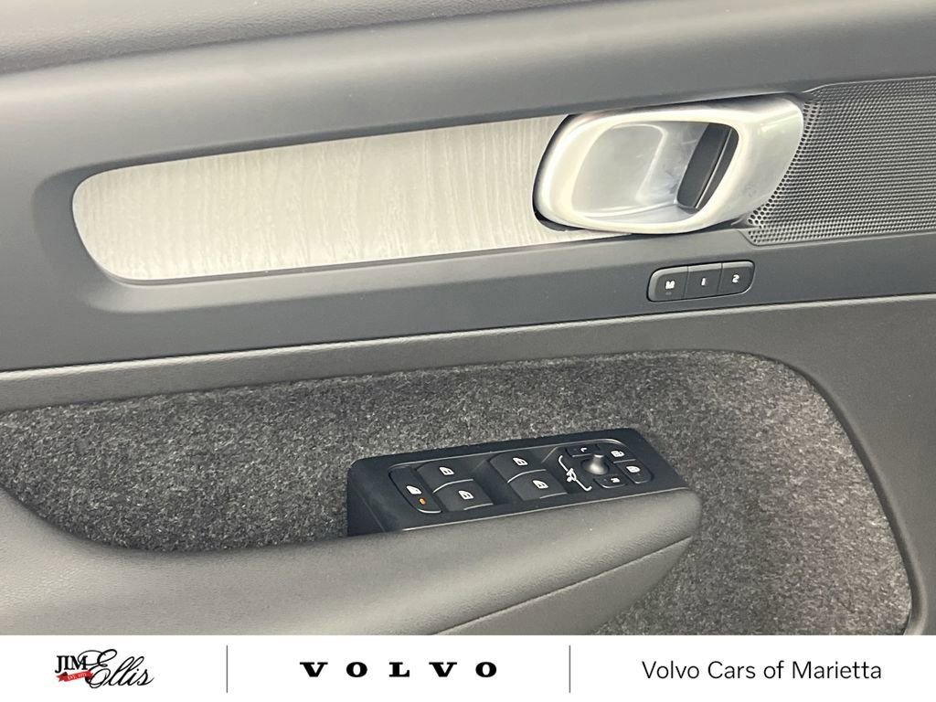 Certified 2026 Volvo XC40 B4 Core FWD image 12